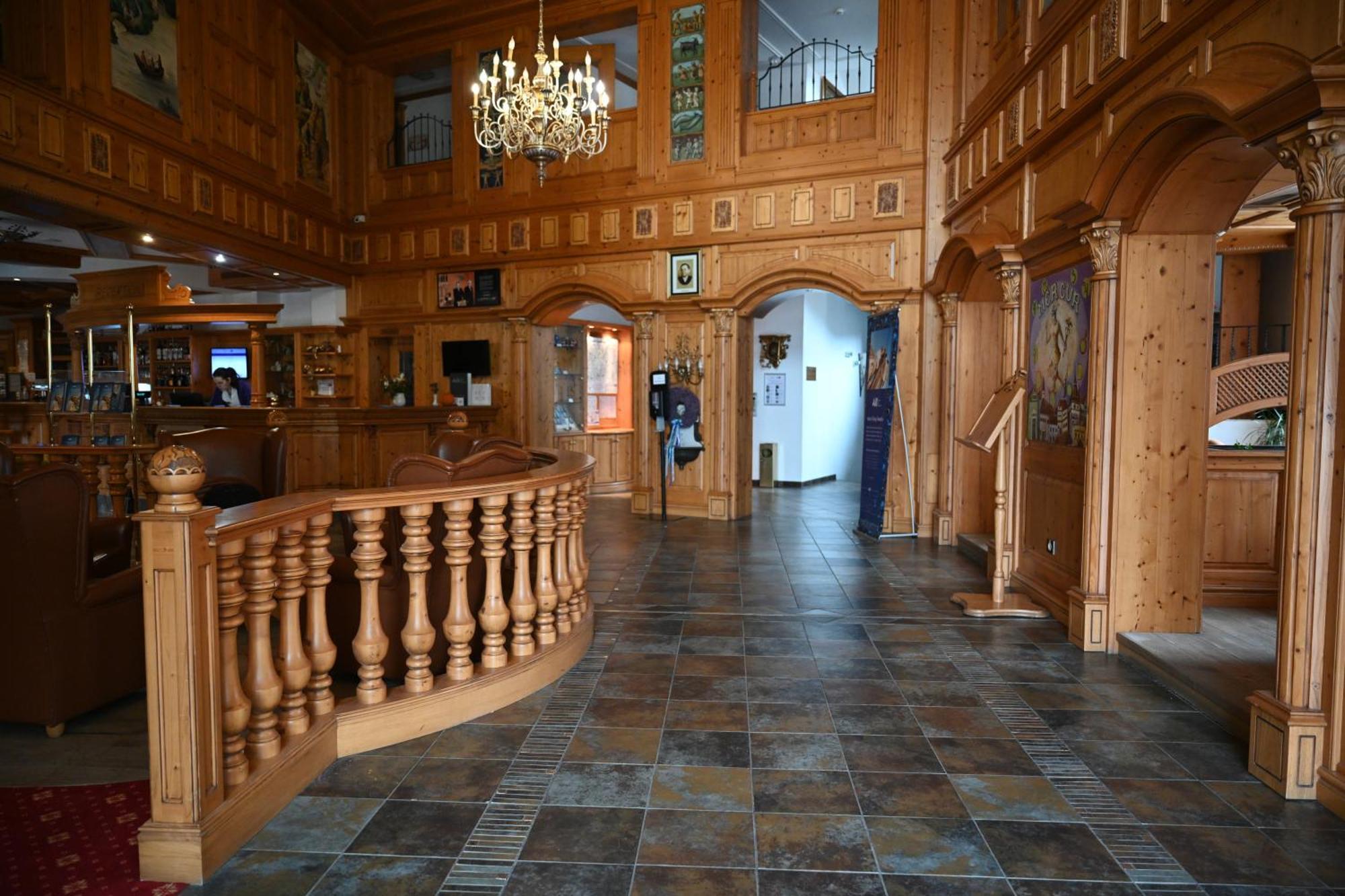 Mercure Sighisoara Binderbubi Hotel & Spa Екстериор снимка