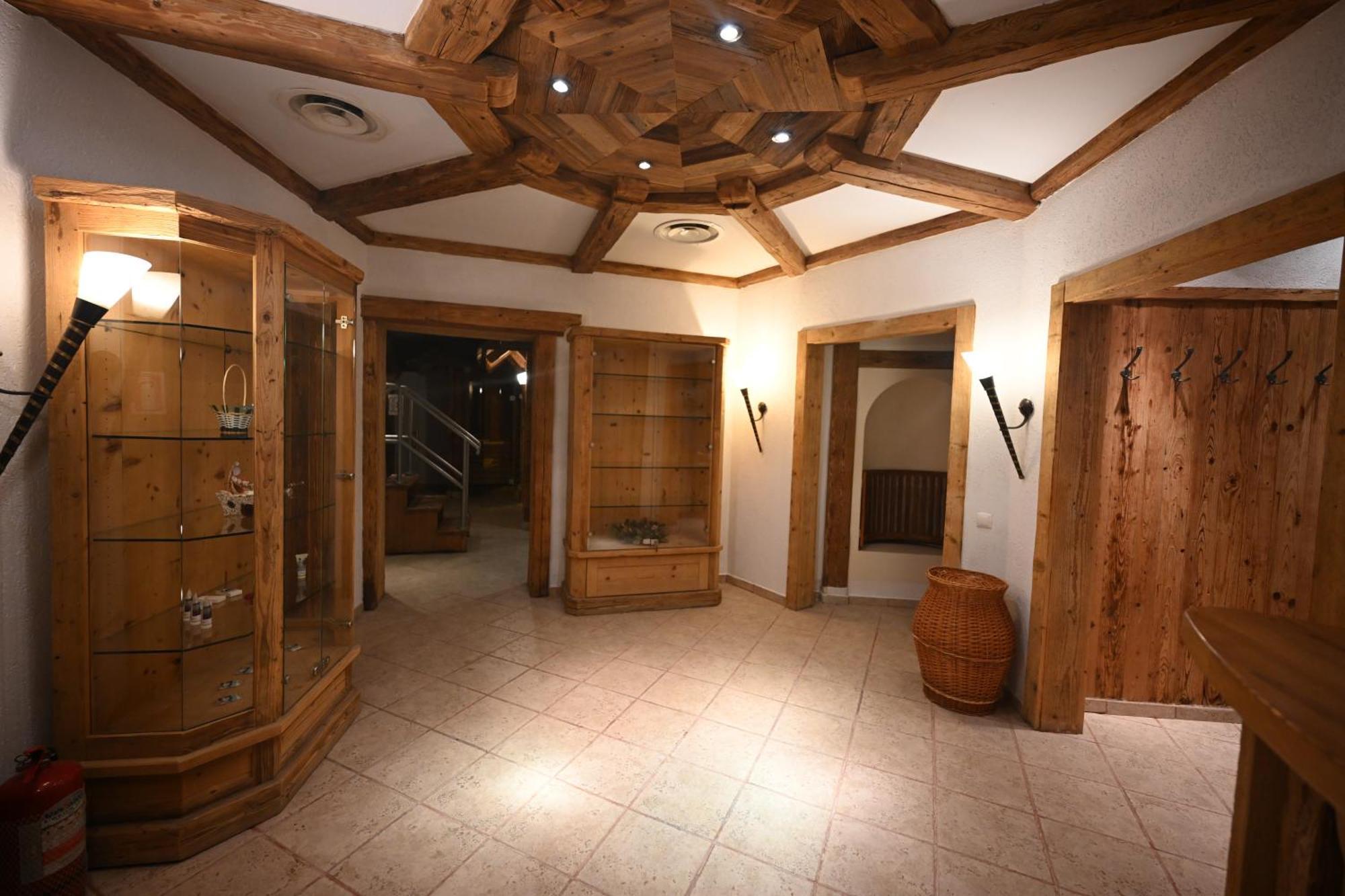 Mercure Sighisoara Binderbubi Hotel & Spa Екстериор снимка