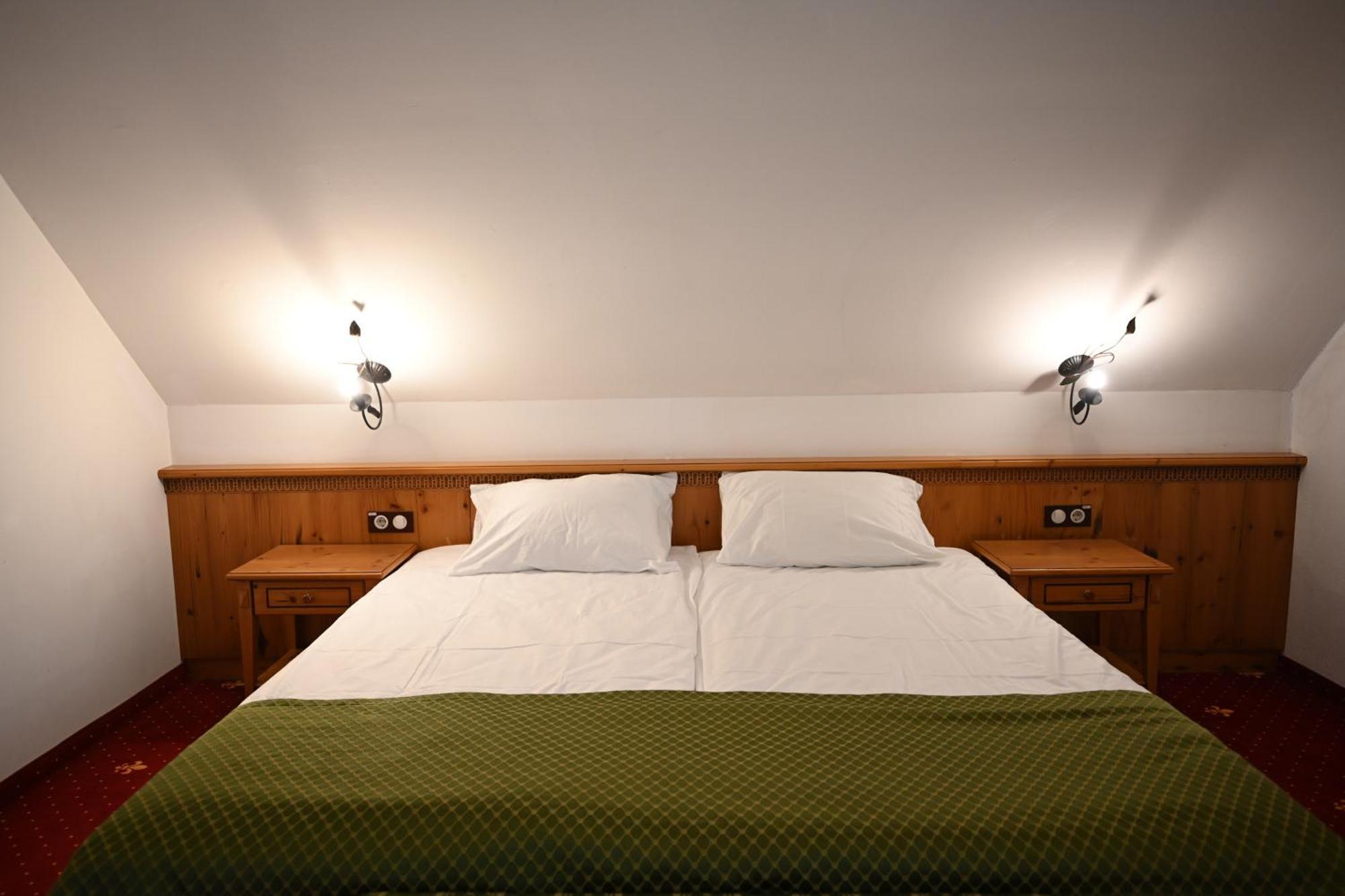 Mercure Sighisoara Binderbubi Hotel & Spa Екстериор снимка